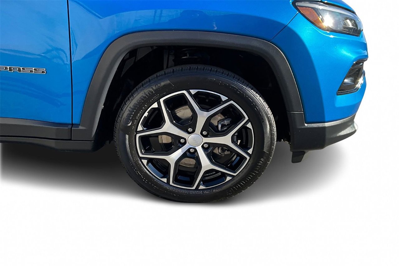 Certified 2024 Jeep Compass Limited image 30