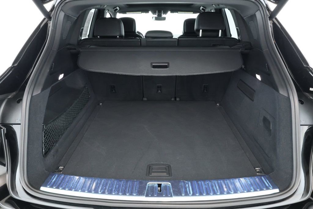 Used 2022 Porsche Cayenne image 22
