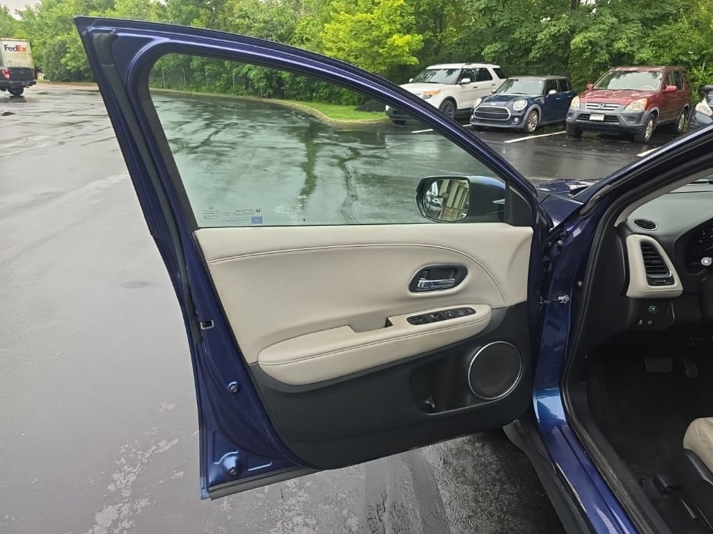 Used 2017 Honda HR-V EX-L image 12