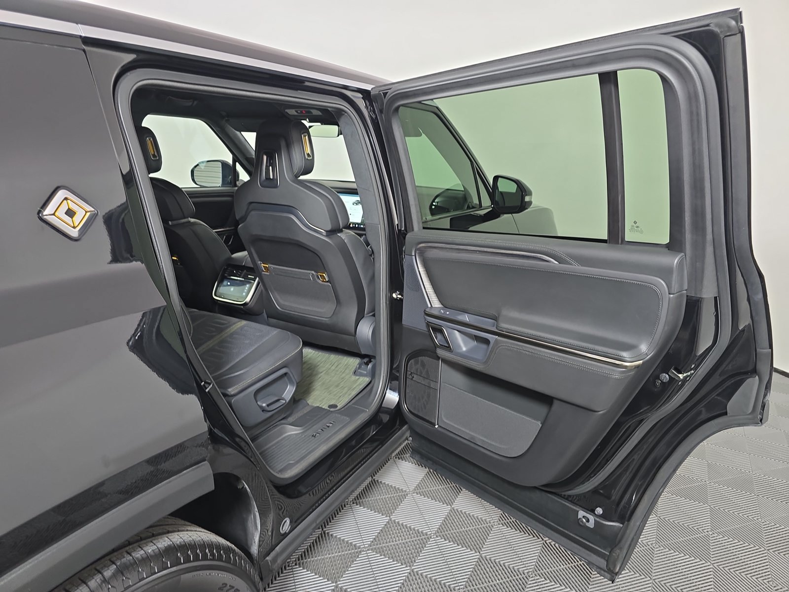Used 2023 Rivian R1S Adventure Quad AWD/4WD image 19