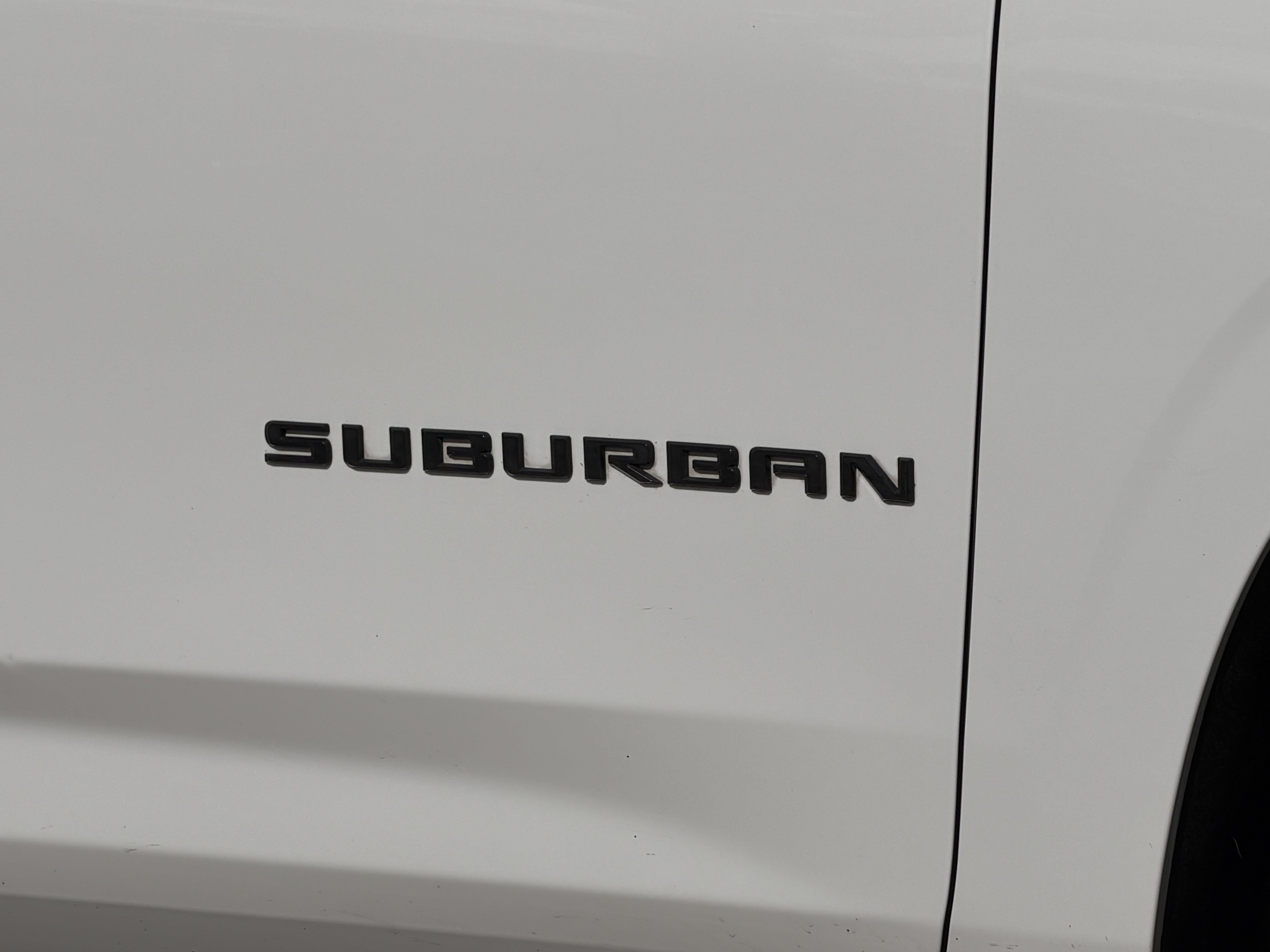 Used 2021 Chevrolet Suburban LT RWD image 4