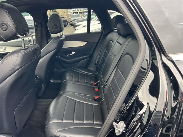 Used 2019 Mercedes-Benz GLC 300 4MATIC image 16