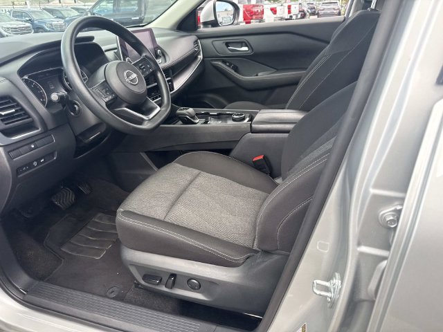 Used 2024 Nissan Rogue SV AWD/4WD image 19