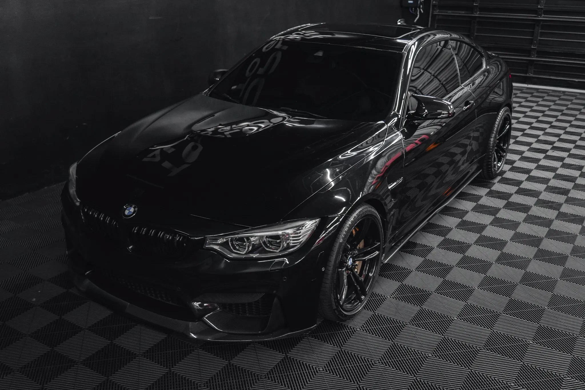 Used 2015 BMW M4 Coupe w/ Executive Package RWD image 31