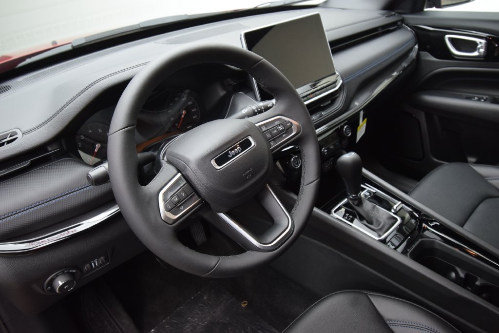 New 2026 Jeep Compass Limited AWD/4WD image 32