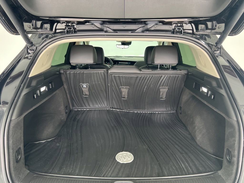 Used 2023 Buick Envision Avenir image 25