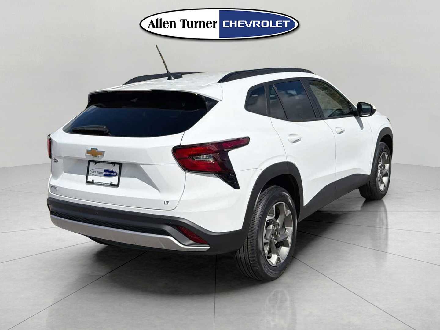 New 2026 Chevrolet Trax LT w/ Driver Confidence Package FWD image 4