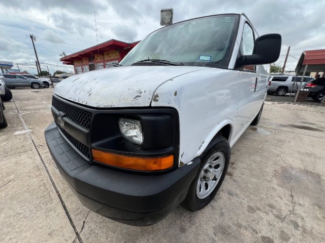 Used 2009 Chevrolet Express 1500 RWD image 1