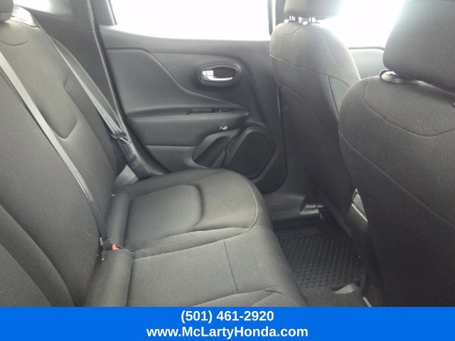 Used 2023 Jeep Renegade Latitude AWD/4WD image 10