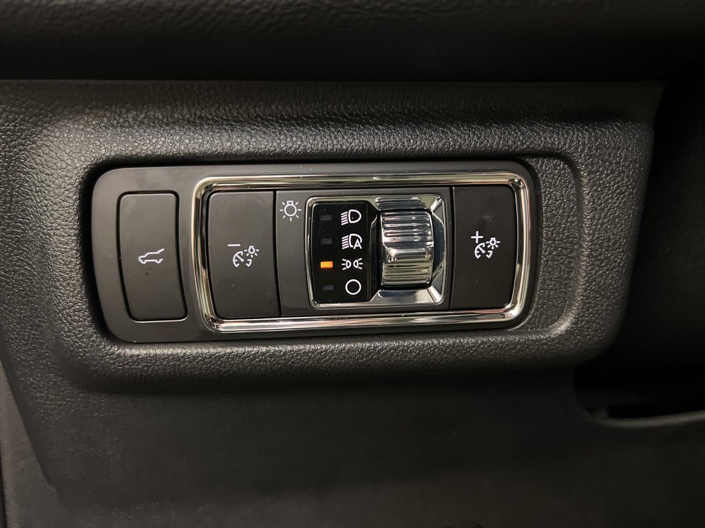 Used 2026 Lincoln Corsair Premiere image 24