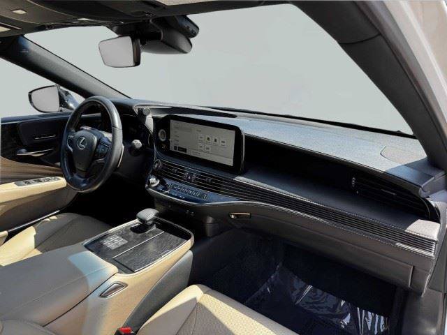 Used 2023 Lexus LS 500 w/ Accessory Package (Z2) RWD image 53