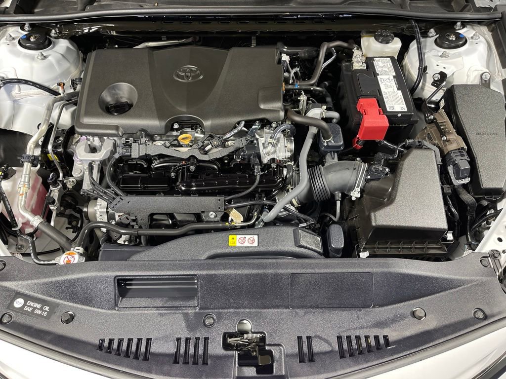 Used 2024 Toyota Camry SE image 9