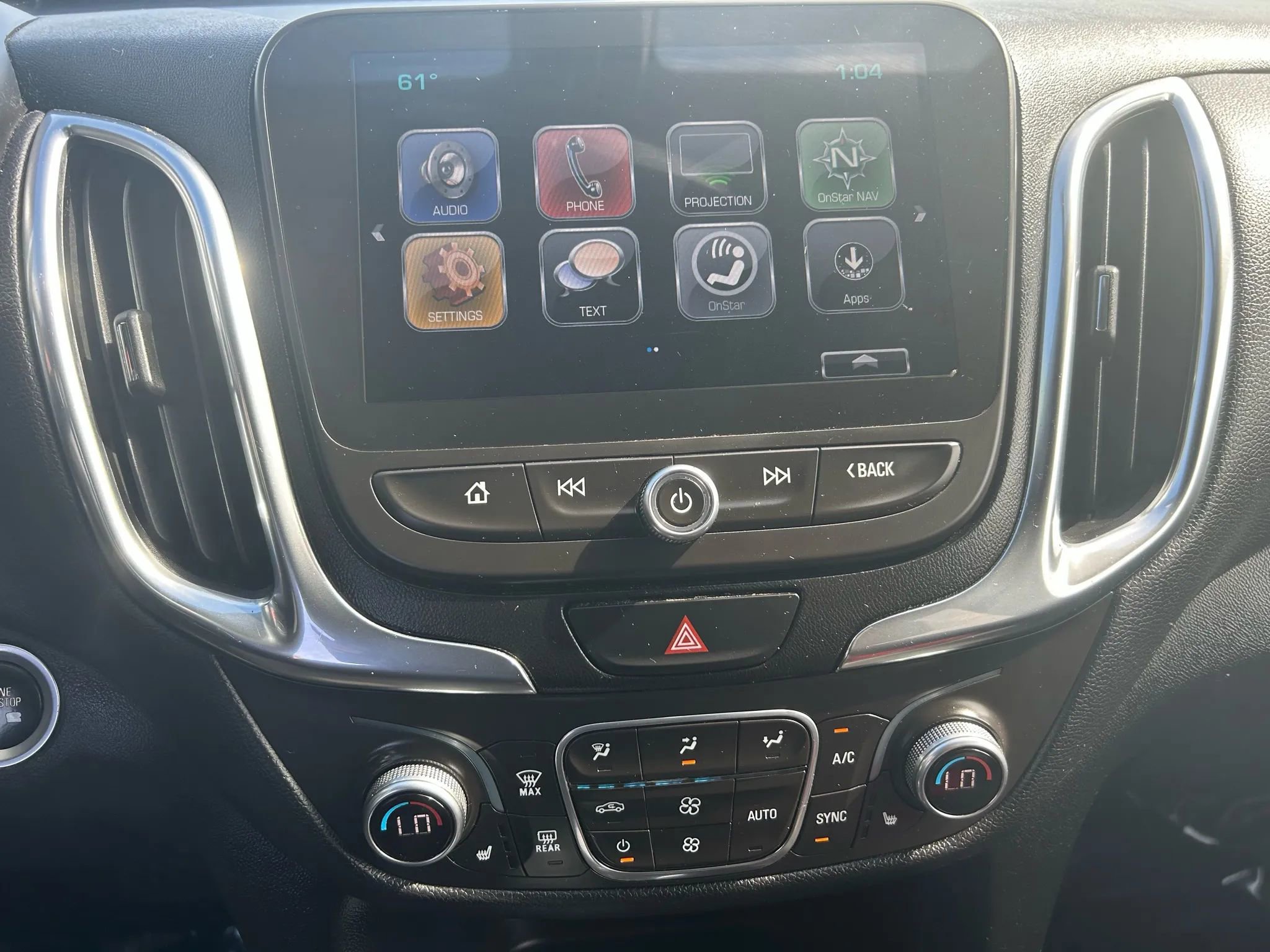 Used 2018 Chevrolet Equinox LT w/ Sun & Infotainment Package image 14