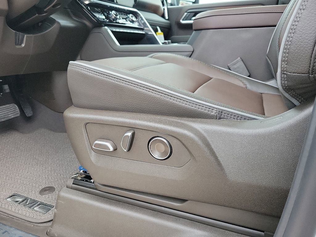 New 2026 GMC Sierra 3500 Denali w/ Denali Reserve Package image 12