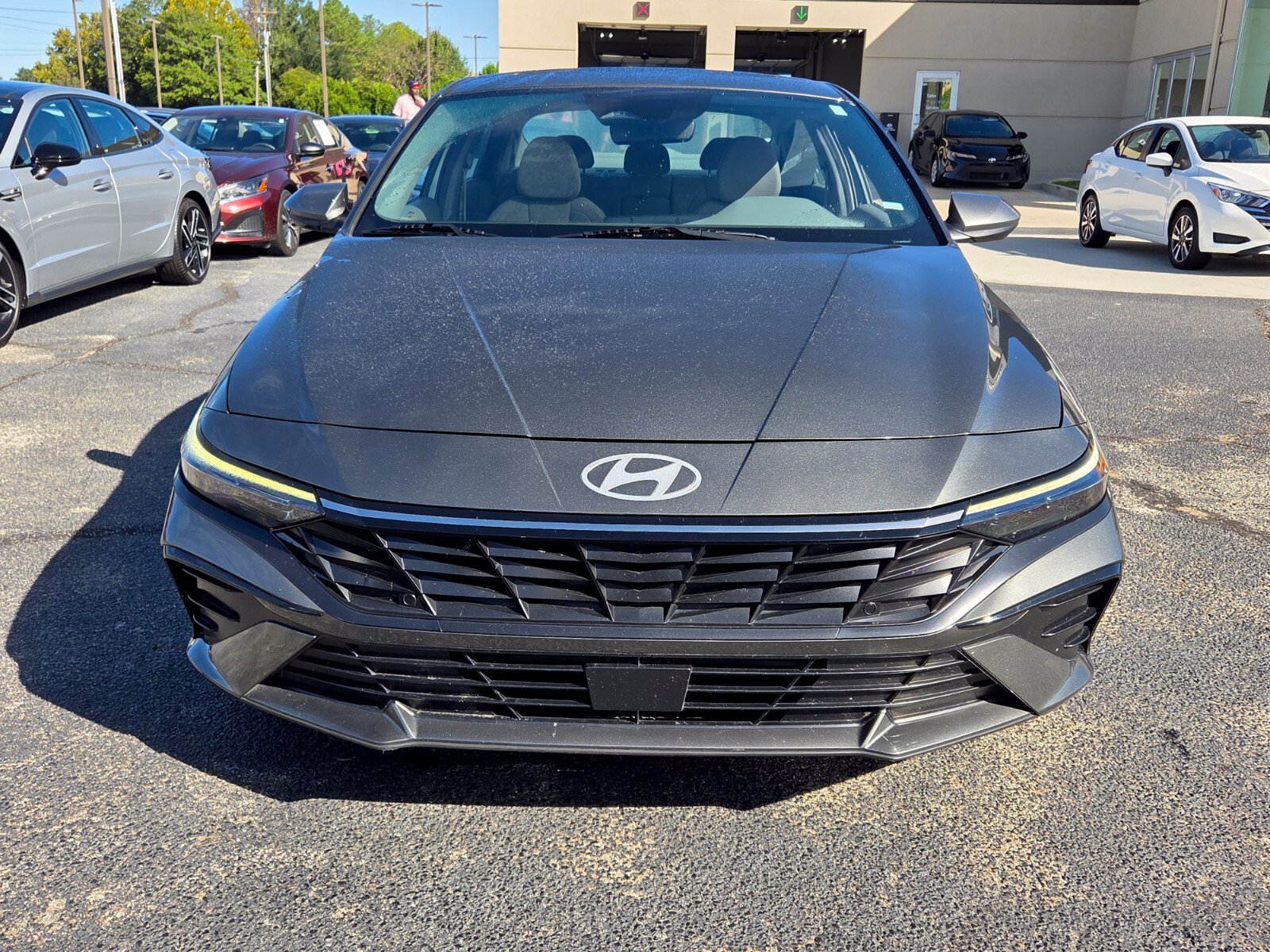 Used 2025 Hyundai Elantra SEL FWD image 2