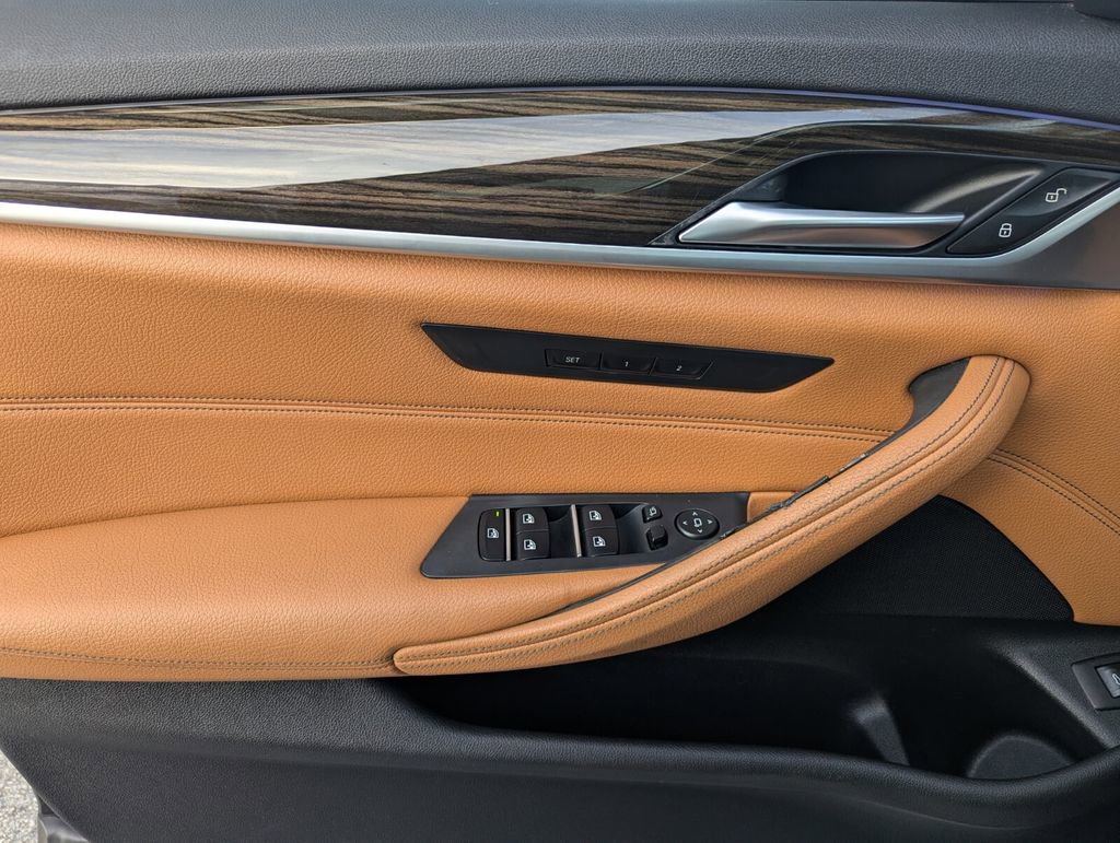 Used 2018 BMW 530e w/ M Sport Package 2 image 24