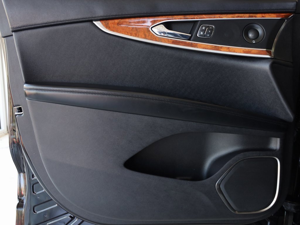 Used 2019 Lincoln Nautilus Reserve image 26