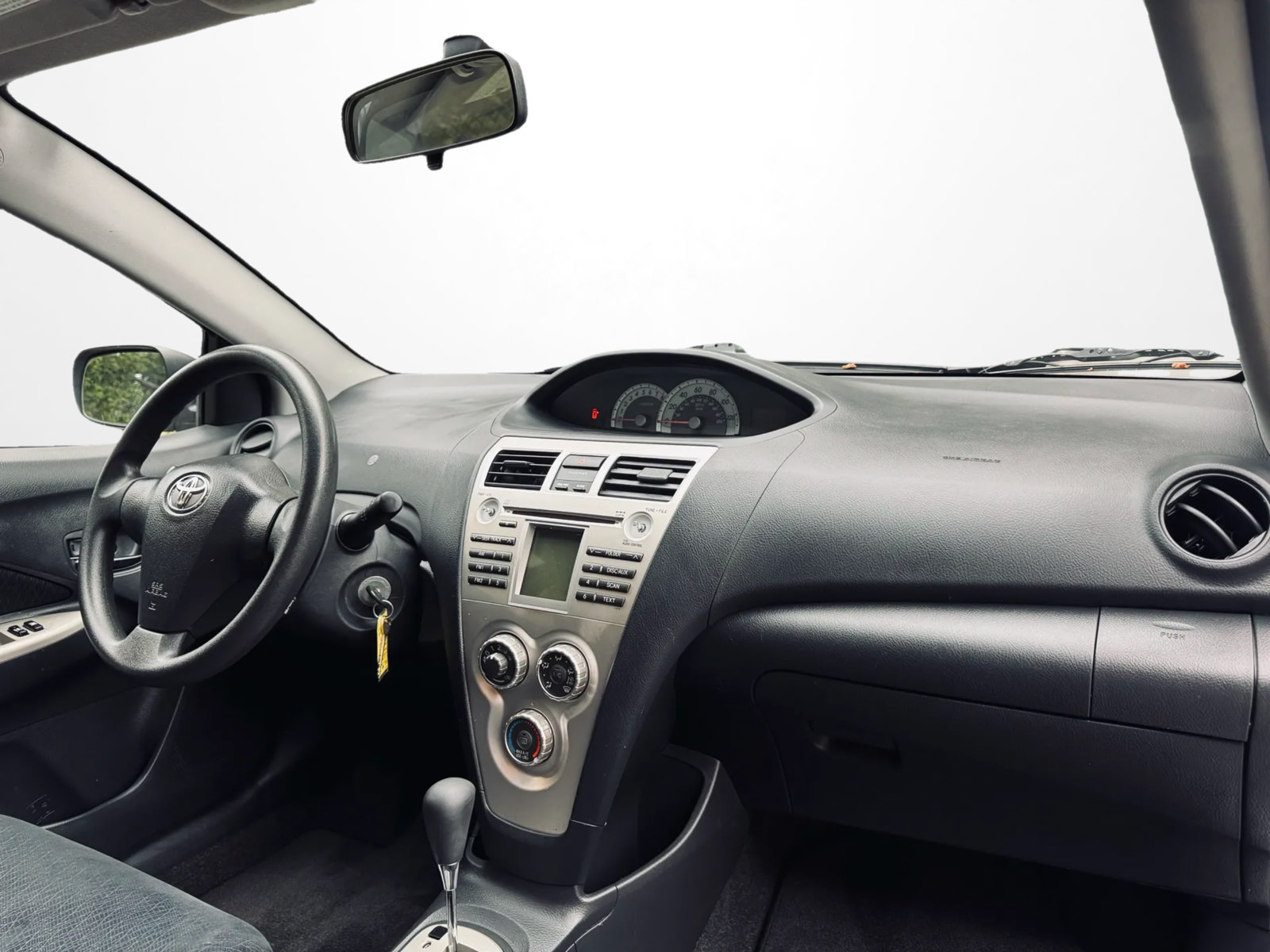 Used 2008 Toyota Yaris Sedan FWD image 7