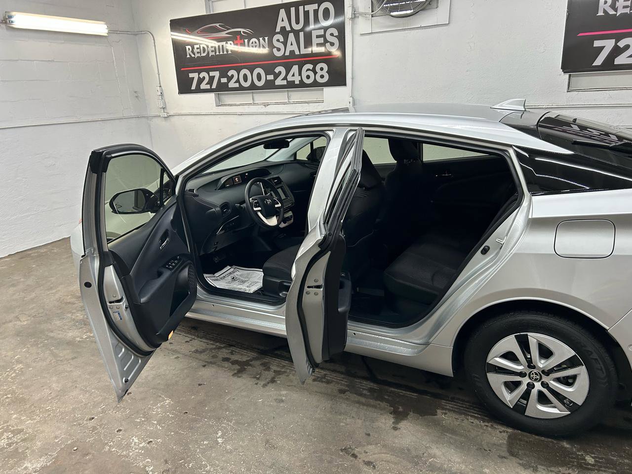 Used 2018 Toyota Prius Two w/ Prius Two Safety Plus Package FWD image 27