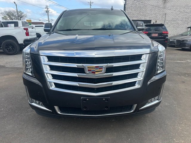 Used 2017 Cadillac Escalade ESV Luxury image 2