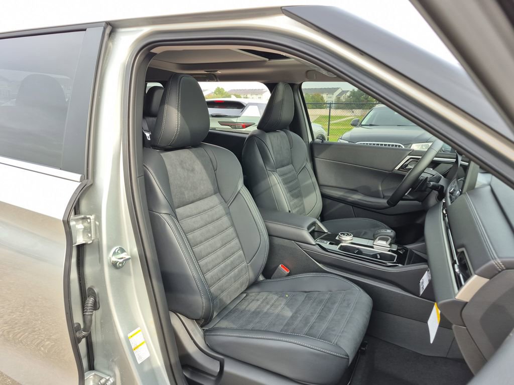 New 2026 Mitsubishi Outlander SE image 23