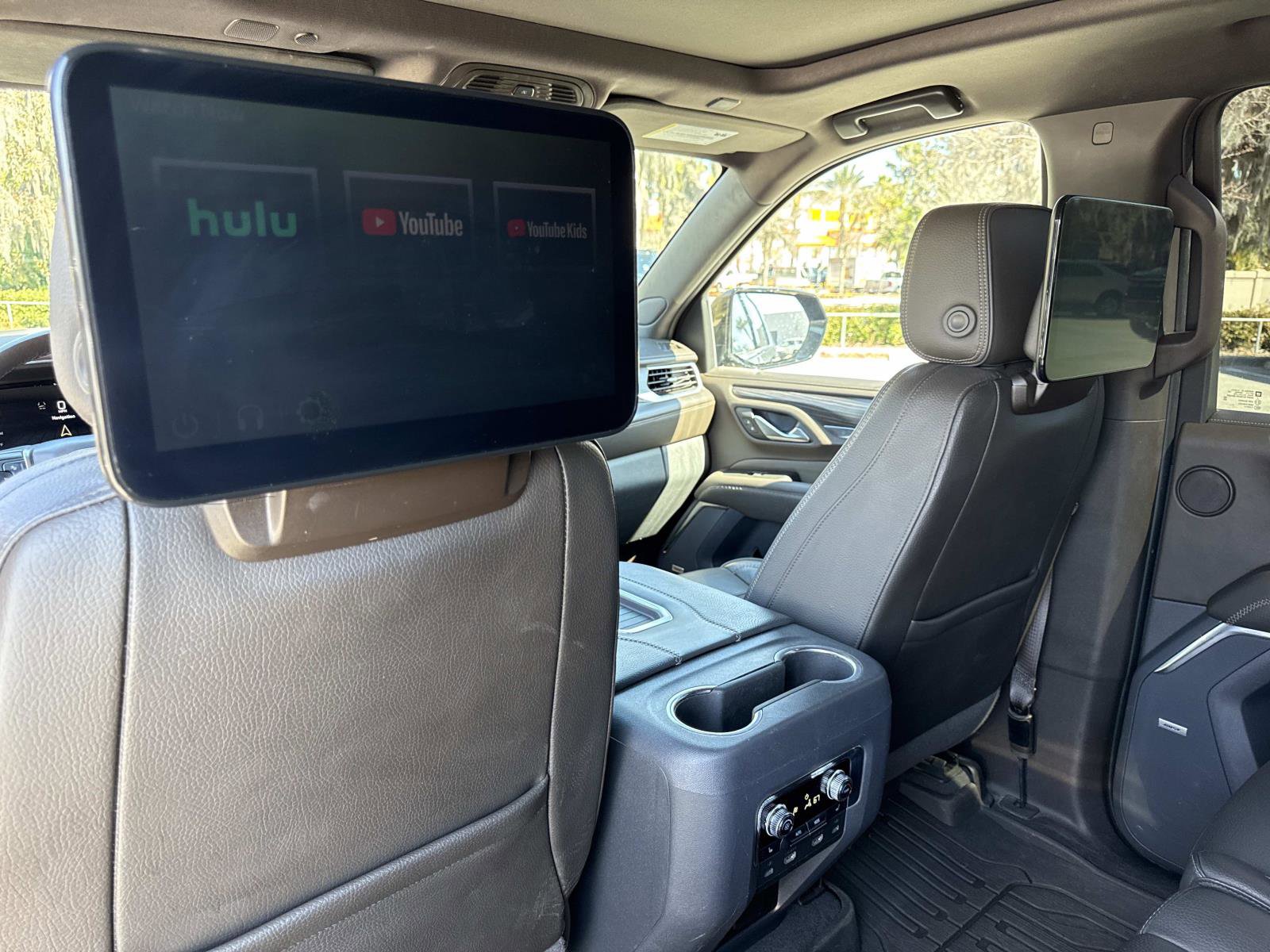 Used 2022 GMC Yukon XL Denali w/ Denali Ultimate Package image 32