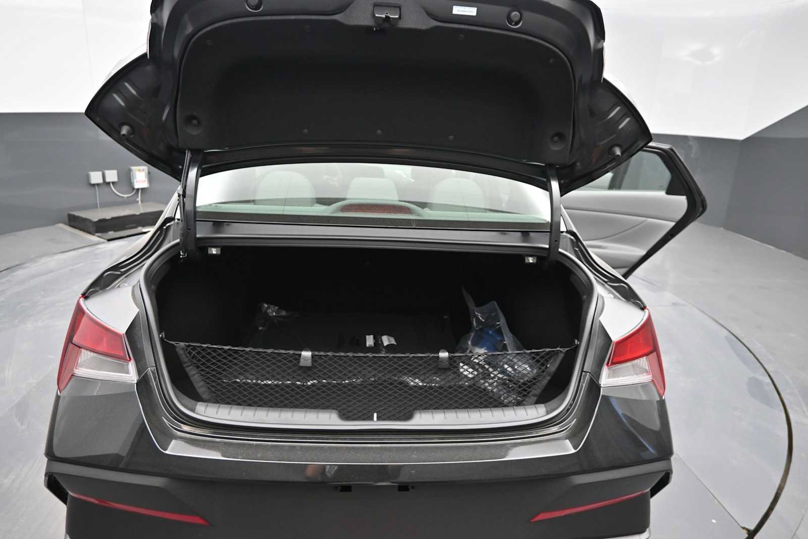 New 2026 Hyundai Elantra Sport FWD image 13