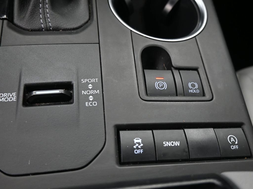 Used 2022 Toyota Highlander XLE image 36