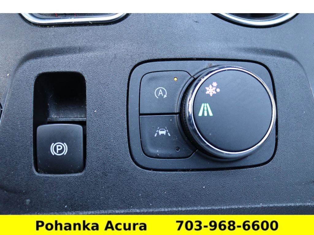 Used 2023 Chevrolet Traverse RS image 13