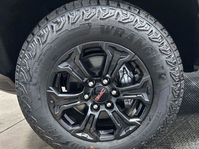 New 2025 GMC Canyon Elevation w/ Convenience Package image 11
