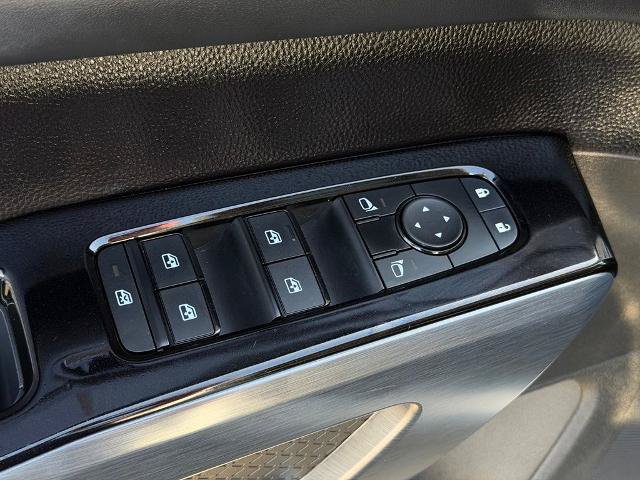 Certified 2025 Nissan Pathfinder SL w/ SL Premium Package FWD image 22