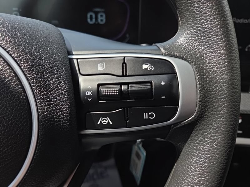 Used 2025 Kia Sportage LX AWD/4WD image 29