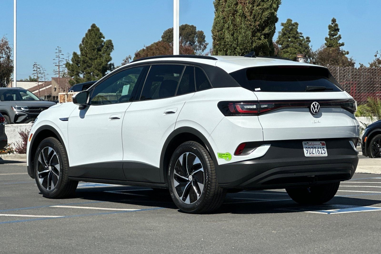 Certified 2022 Volkswagen ID.4 Pro AWD/4WD image 6