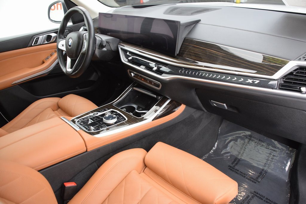 Used 2023 BMW X7 xDrive40i w/ Parking Assistance Package image 14