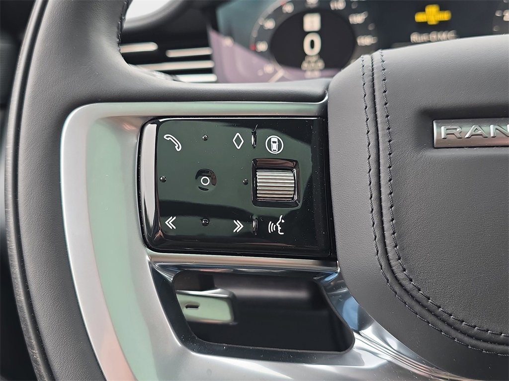 New 2025 Land Rover Range Rover Long Wheelbase SE image 17