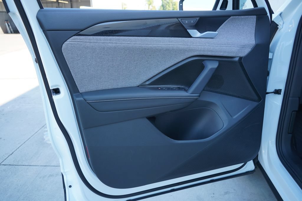 New 2026 Volkswagen Tiguan S FWD image 11