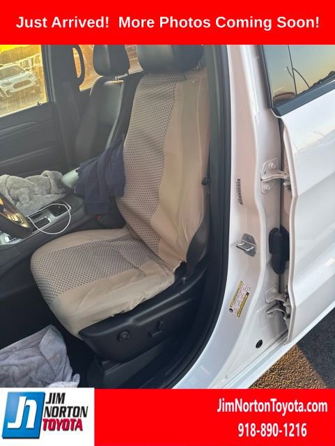 Used 2019 Jeep Grand Cherokee Altitude RWD image 10