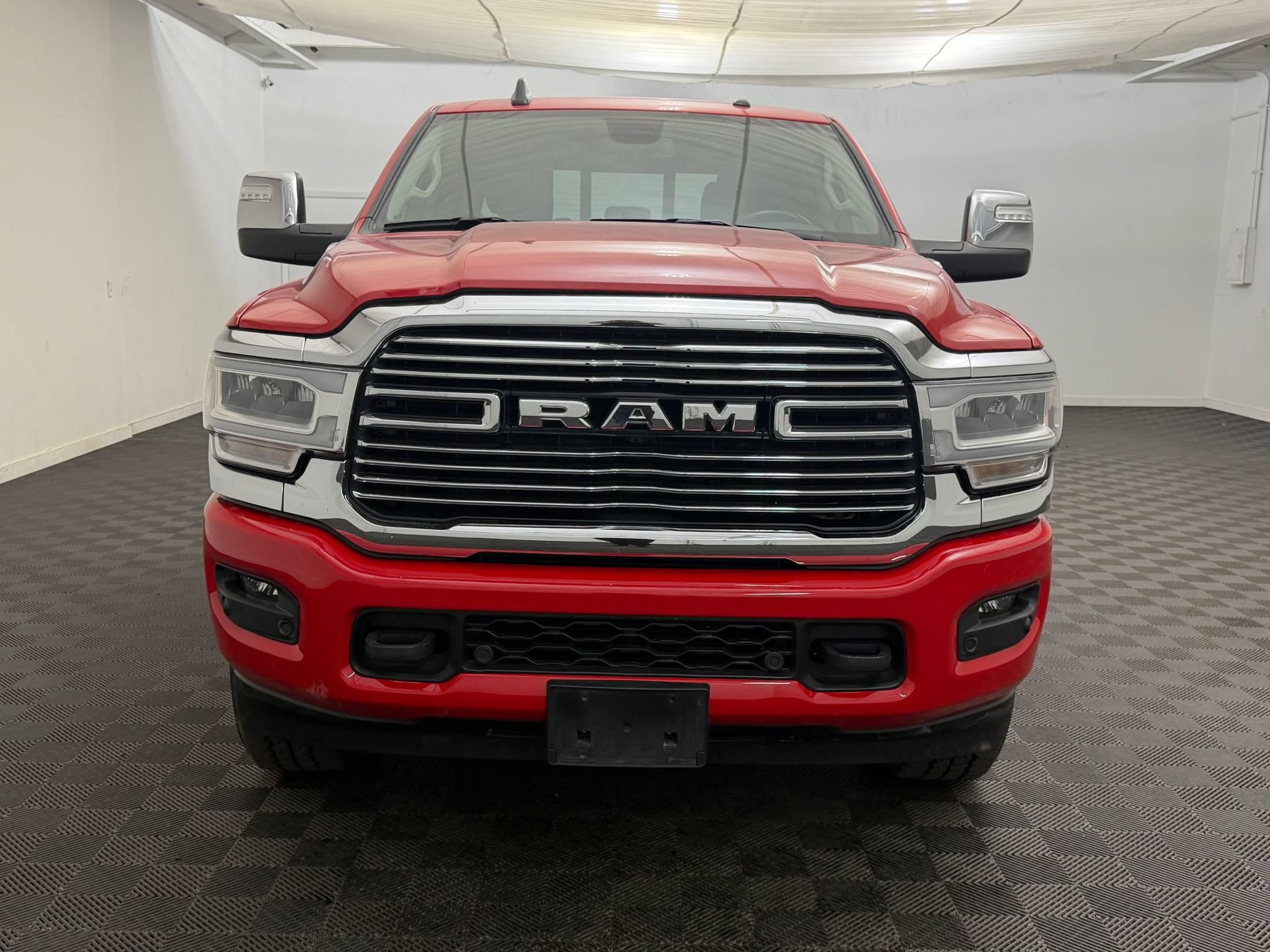 Used 2024 RAM 3500 Laramie AWD/4WD image 6