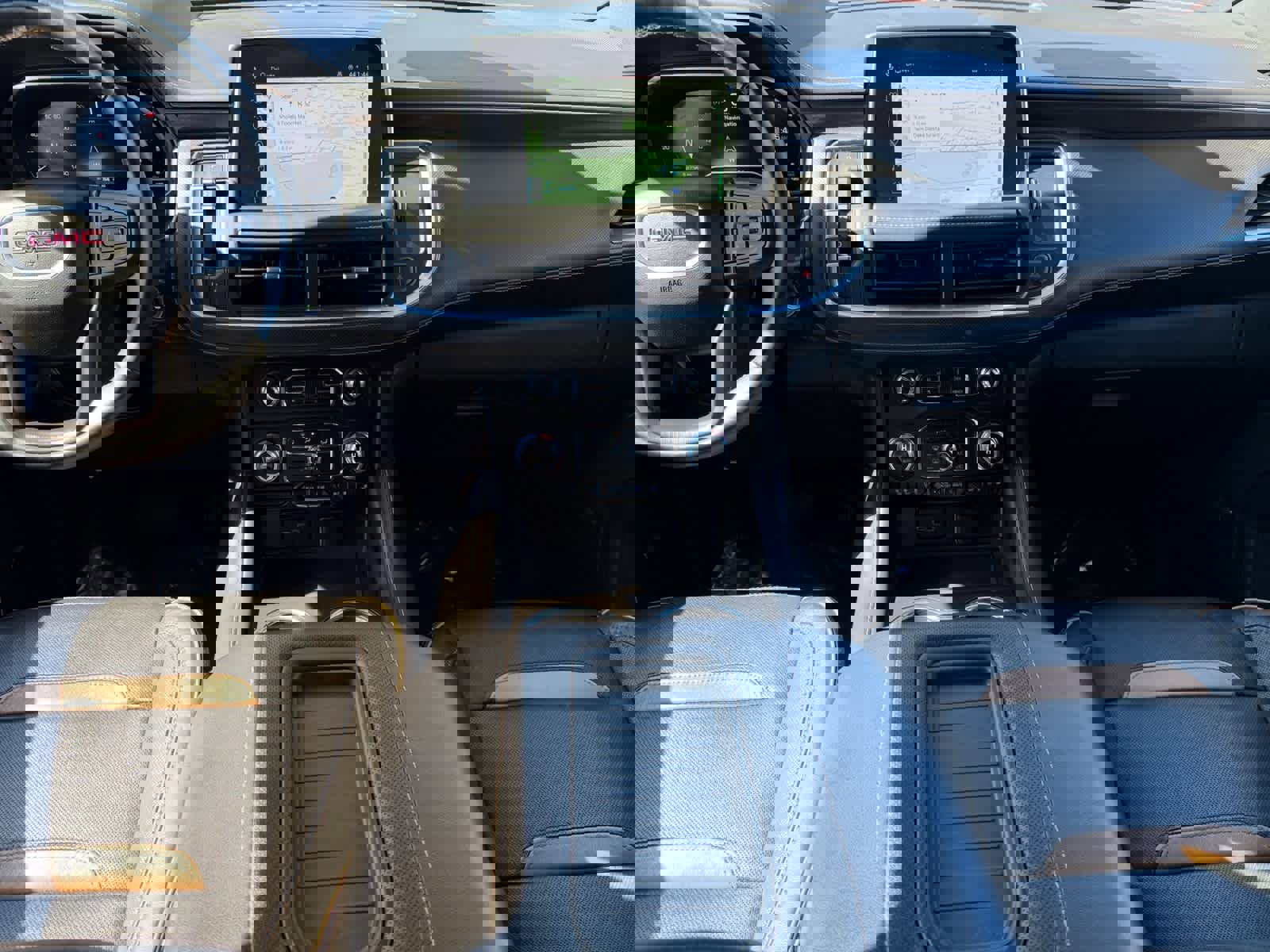 Used 2023 GMC Yukon AT4 w/ AT4 Premium Package image 32