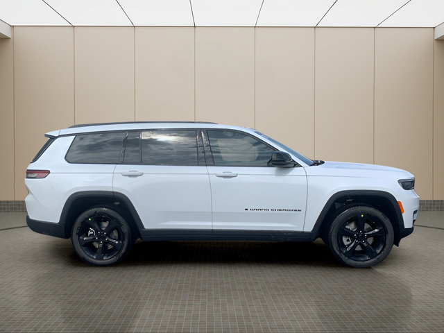 Used 2025 Jeep Grand Cherokee L Limited w/ Luxury Tech Group II RWD image 6