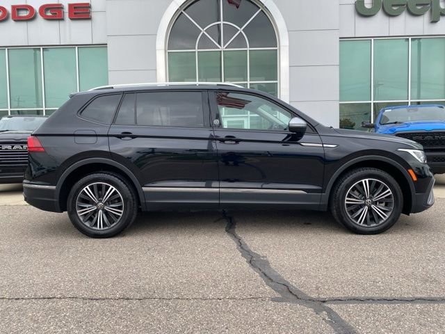 Used 2024 Volkswagen Tiguan Wolfsburg Edition AWD/4WD image 5