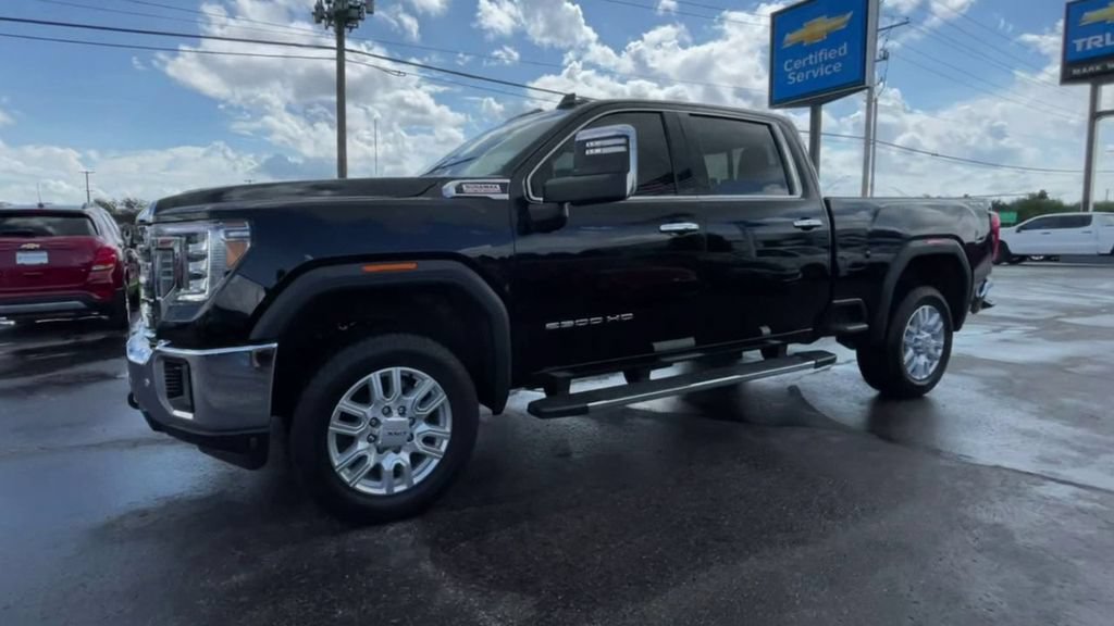 Used 2021 GMC Sierra 2500 SLT w/ SLT Preferred Package AWD/4WD image 4