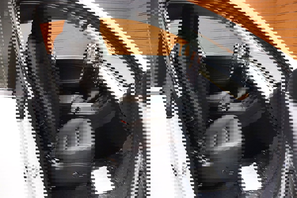 Used 2021 Tesla Model Y Long Range image 49