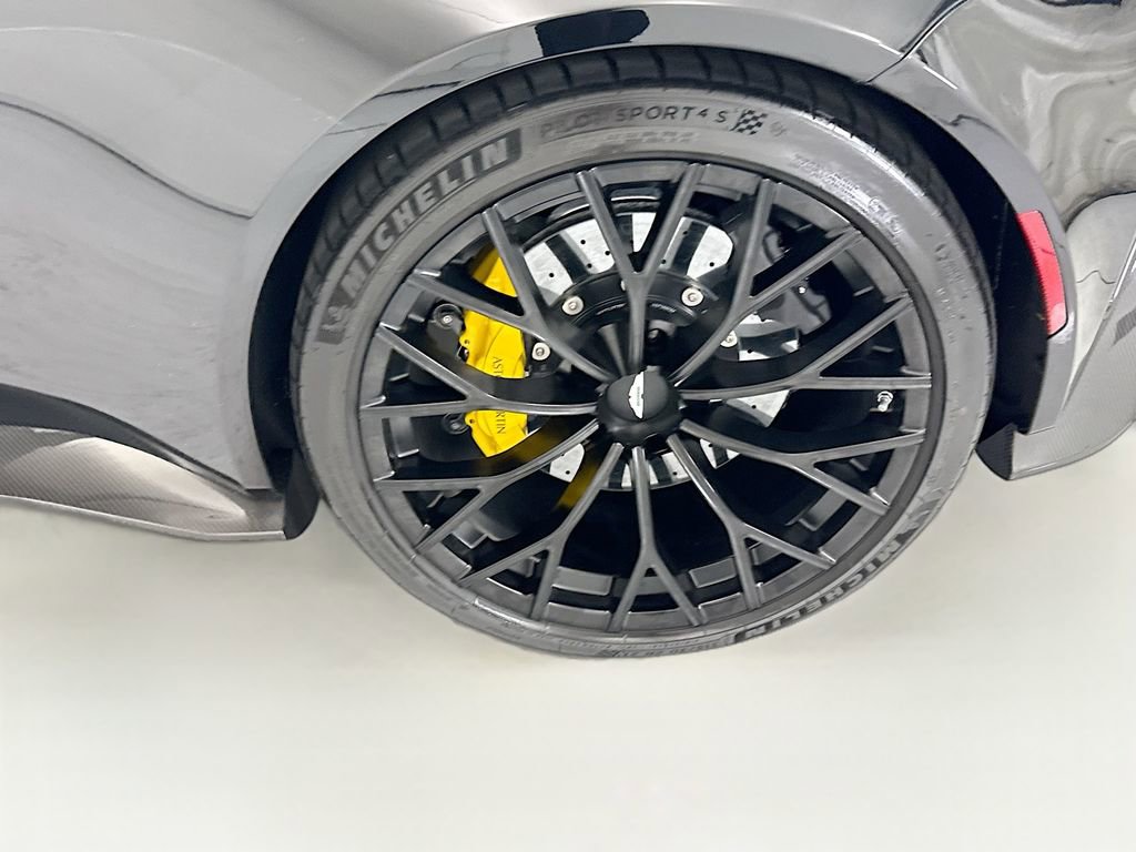 Used 2023 Aston Martin V12 Vantage image 28