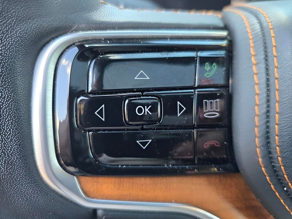 Used 2024 Jeep Grand Wagoneer L Series III AWD/4WD image 30