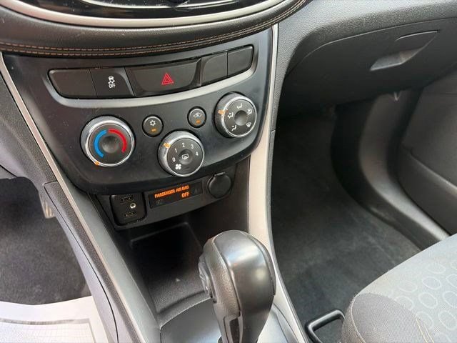 Used 2020 Chevrolet Trax LS w/ Tint and Cruise Package AWD/4WD image 24