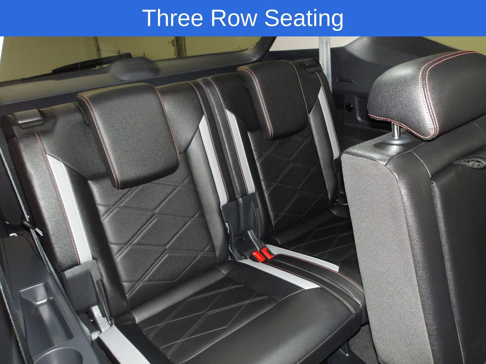 Used 2025 Volkswagen Atlas Peak Edition SE AWD/4WD image 17