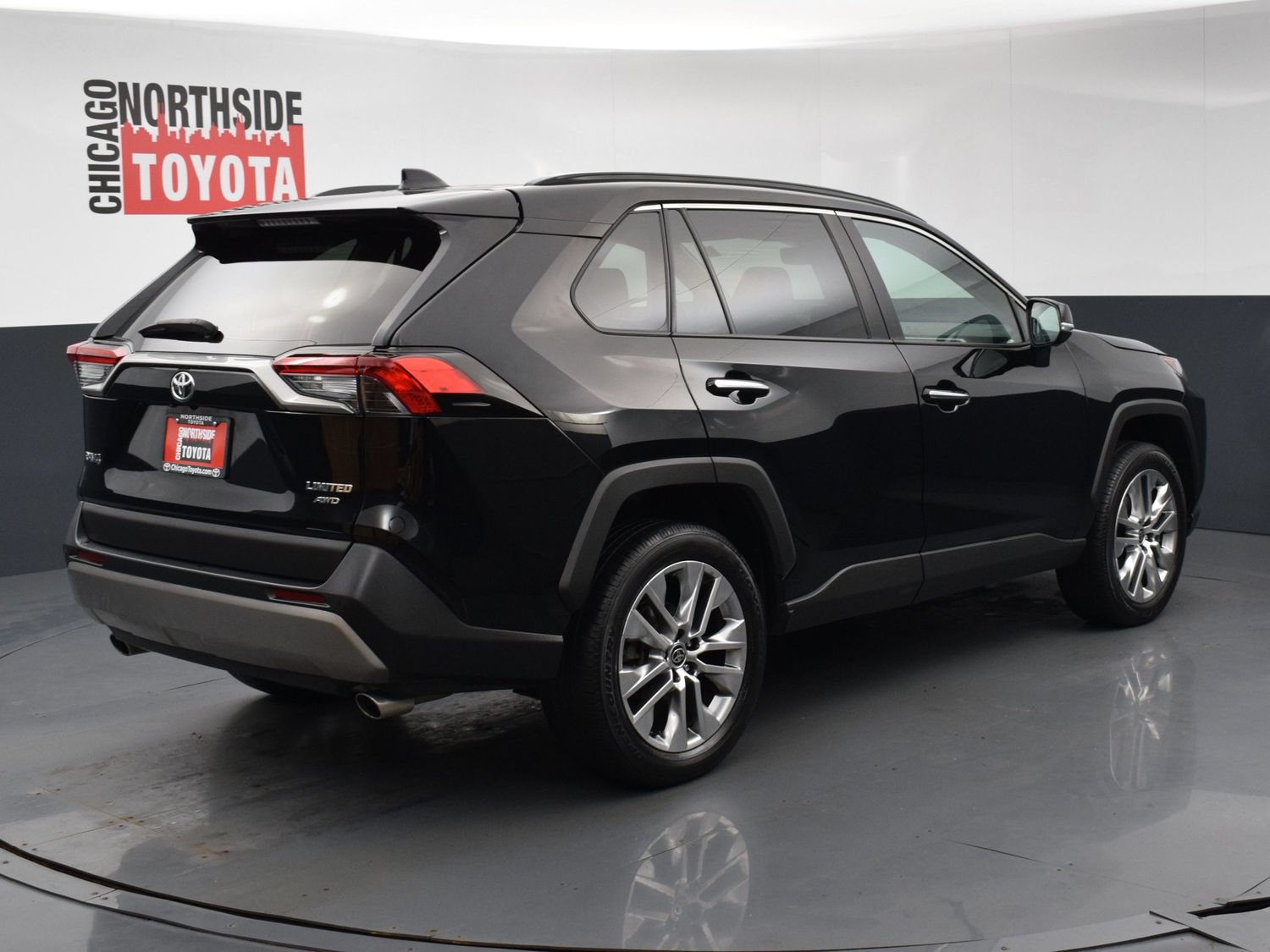 Used 2023 Toyota RAV4 Limited AWD/4WD image 4