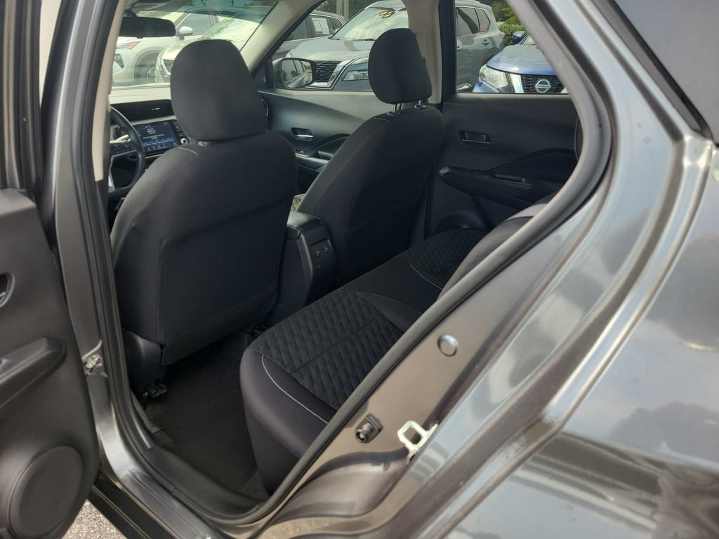 Certified 2022 Nissan Kicks SV FWD image 9