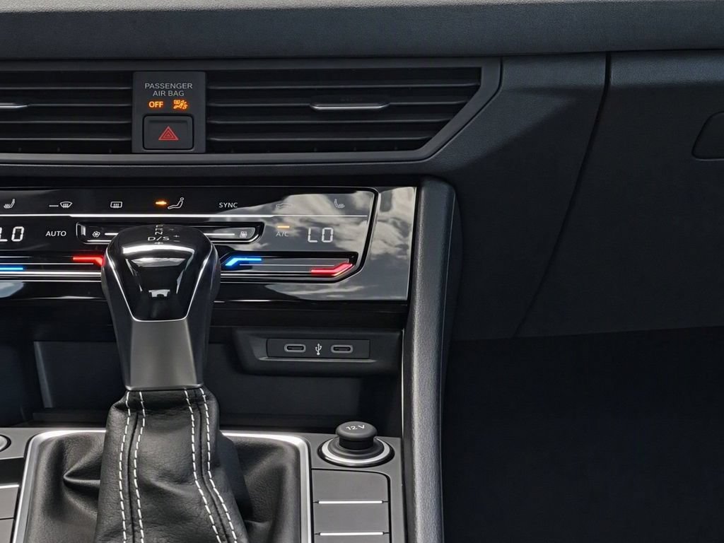 Certified 2026 Volkswagen Jetta SE FWD image 21